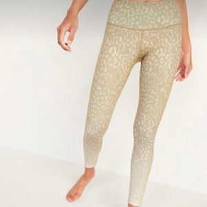 OLD NAVY KHAKI CHEETAH HIGH WAISTED ELEVATE LEGGING 7/8 NWT